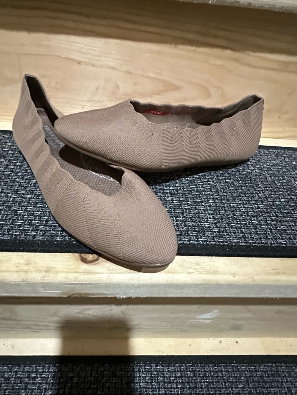 Skechers Women's Taupe Knit Slip-On Flats Size 9